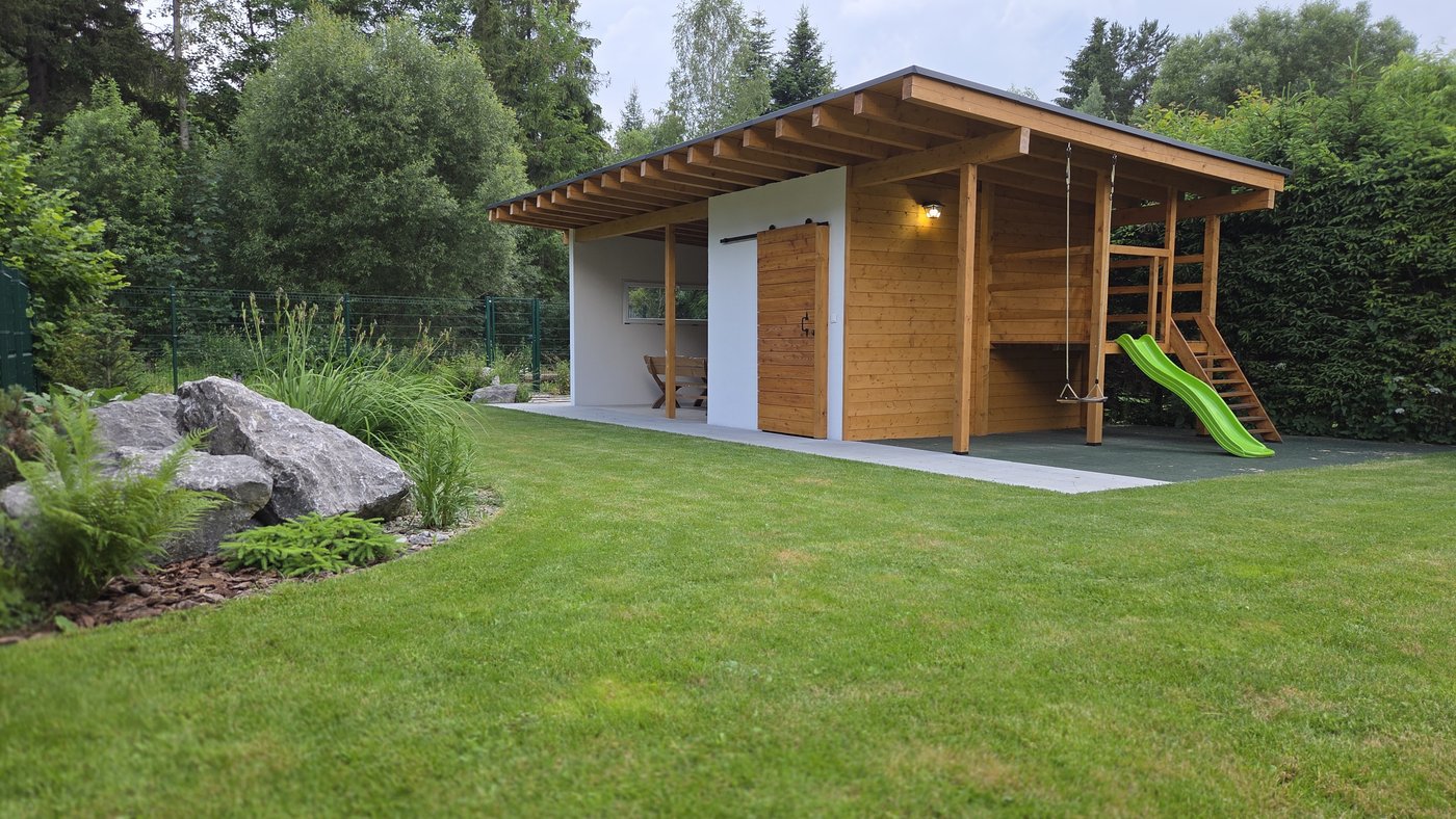 Altánok pri Villa Zenoria