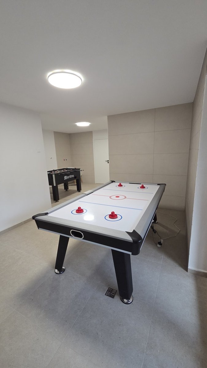 Air hockey stôl